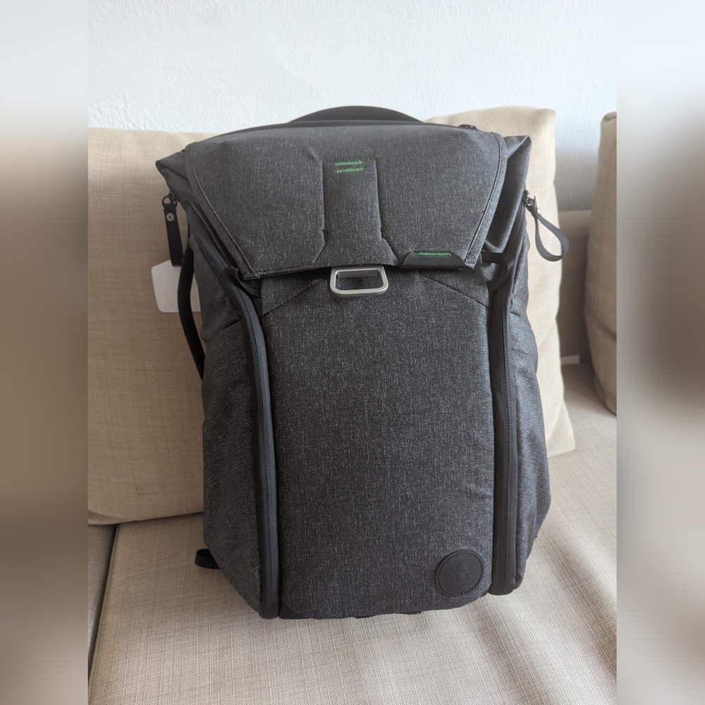NWT PEAK DESIGN every day backpack 20L Charcoal - Unisex